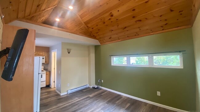 Building Photo - 66 New Litchfield St