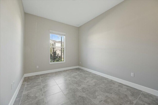 Building Photo - 14965 RedCove Pl