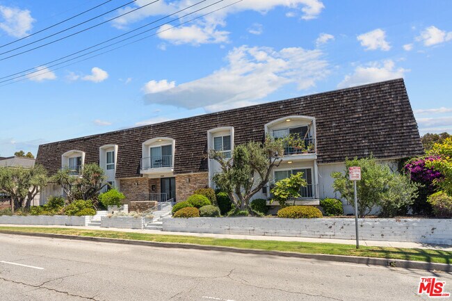 Building Photo - 2884 Sawtelle Blvd