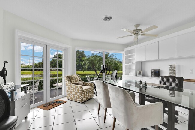Building Photo - 450 French Royale Cir