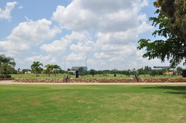 Building Photo - 7370 Orangewood Ln
