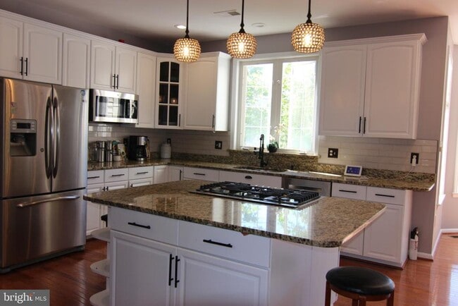 Building Photo - 25783 Fenian Ct