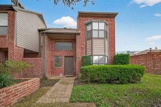 Building Photo - 7447 Cambridge St