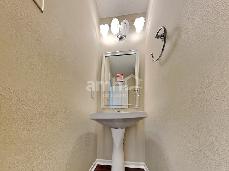 Building Photo - 5537 Floating Leaf Dr