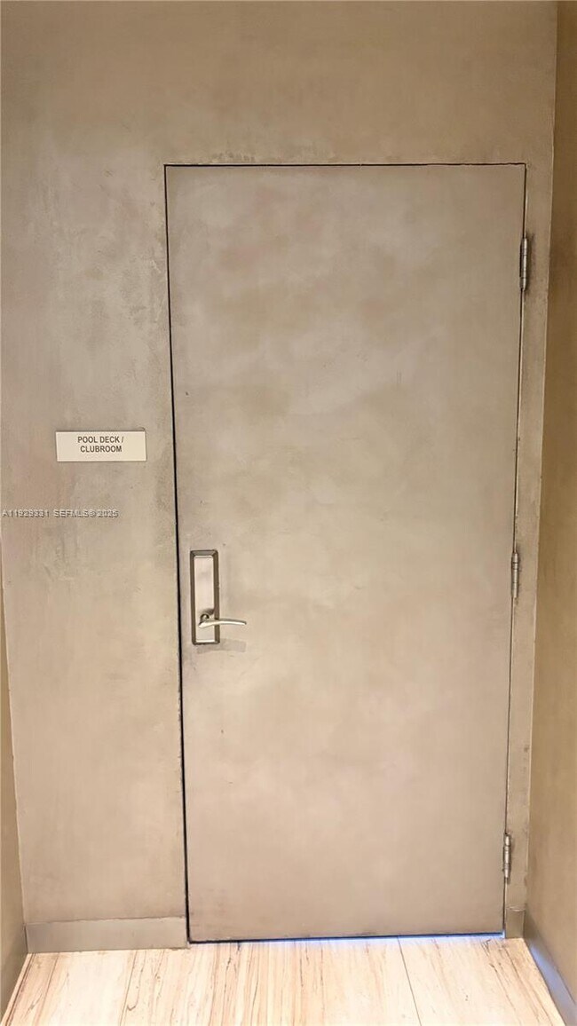 Building Photo - 1000 Brickell Plaza