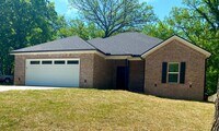 Building Photo - Newer 3 Bedroom 2 Bath home on Large lot!!!