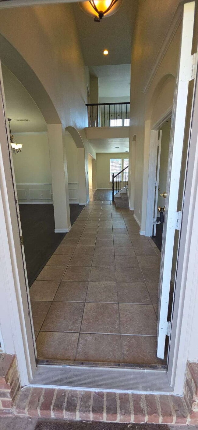 Building Photo - Expansive Mansfield Home with 5 Bedrooms, ...