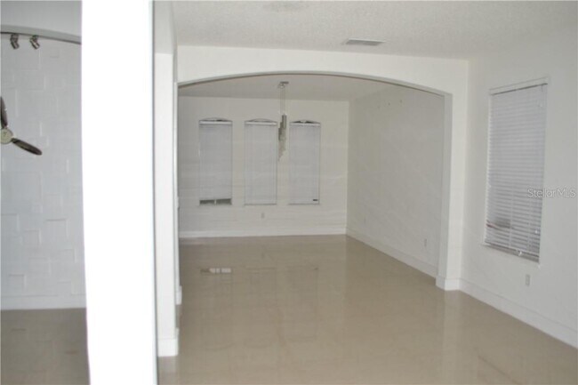 Building Photo - 2507 Sand Arbor Cir