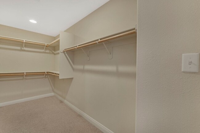 Building Photo - HENDERSON HIGHLY UPGRADED HOME!