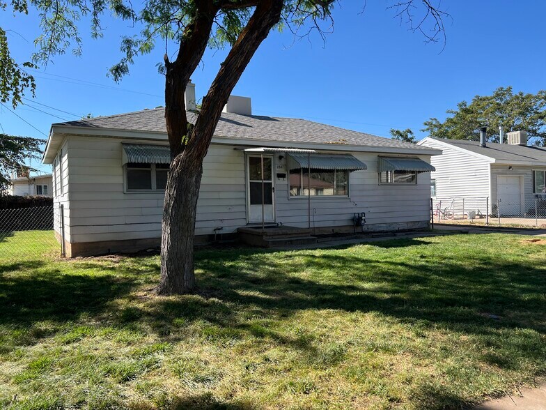 Primary Photo - 2537 N 350 W