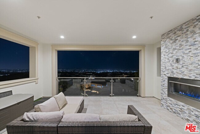 Building Photo - 20162 Cromwell Way