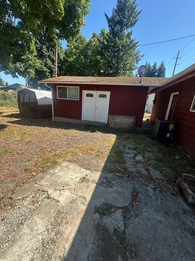 Building Photo - 3 Bedroom 1.5 Bath Ranch in Felida!