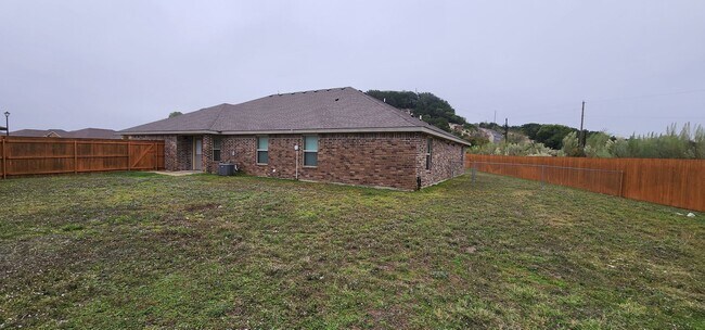 Building Photo - 5605 Settlers Ct