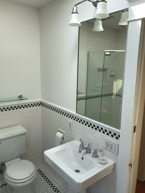 Building Photo - Ravenna Home