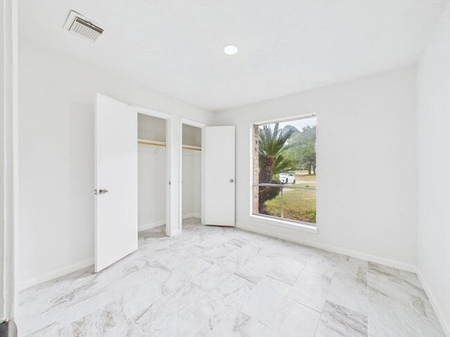 Building Photo - 506 Coppersmith Dr