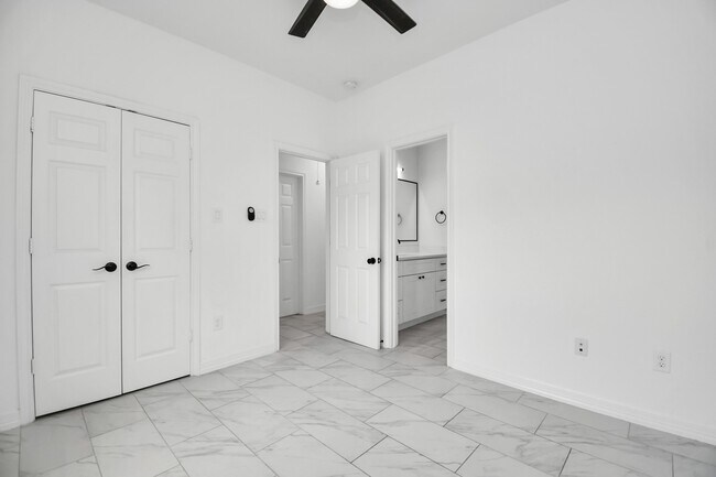 Building Photo - 9003 Prairie View Dr