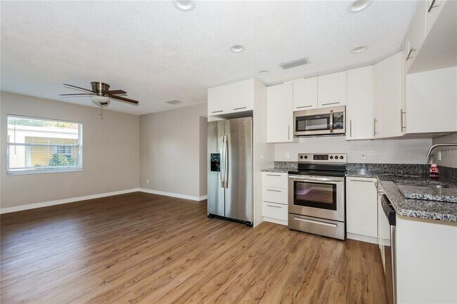 Building Photo - 2804 W Nassau St