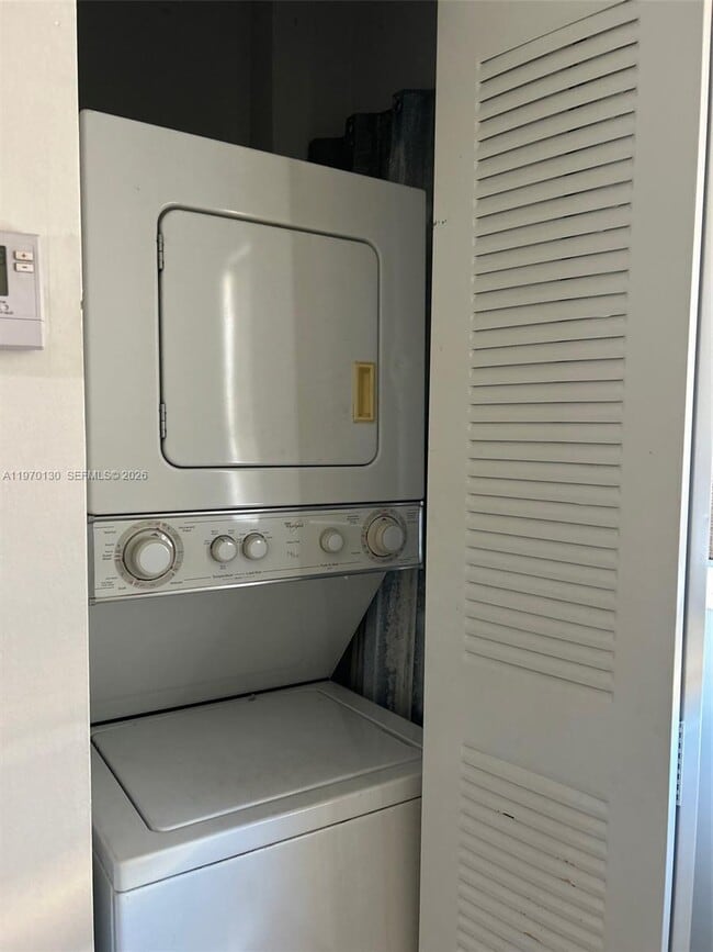 Building Photo - 928 SW 3rd St