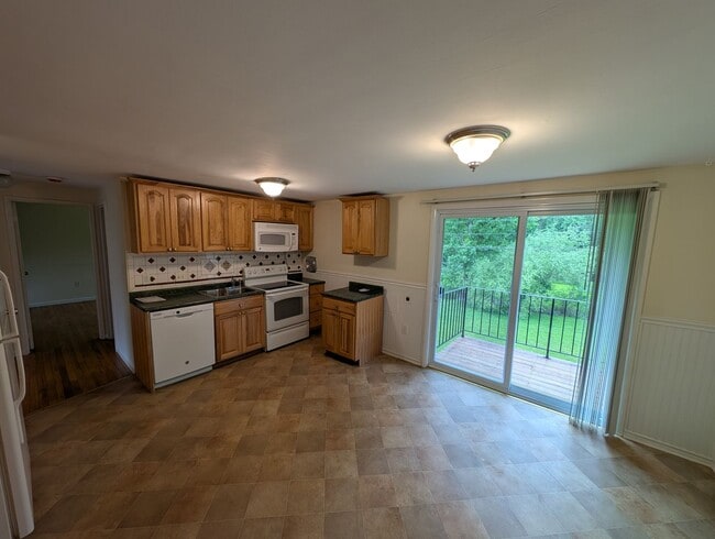 Building Photo - 2 Bedroom Apartment - Newburgh