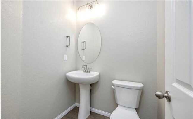 Building Photo - HIVE FALL MOVE-IN SPECIAL: NEWER 2024 BUILD | GATED COMMUNITY | SOLAR INCLUDED