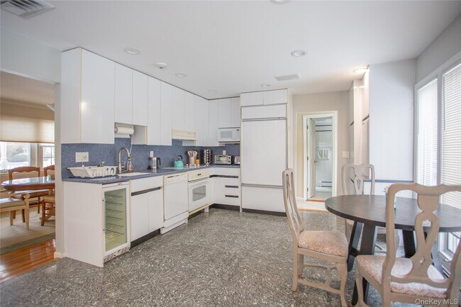 Building Photo - 9 Kensington St