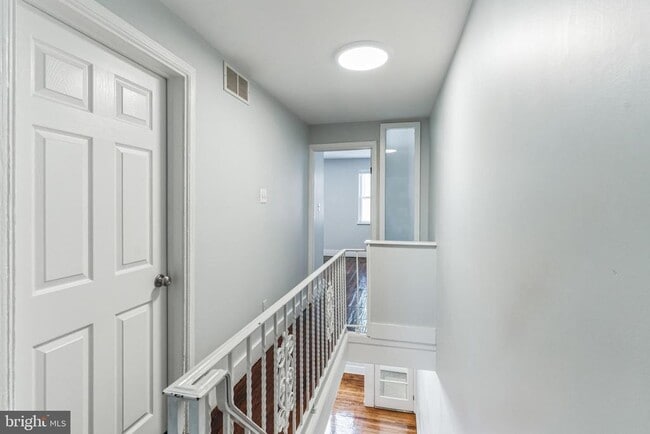 Building Photo - 1514 S Mole St