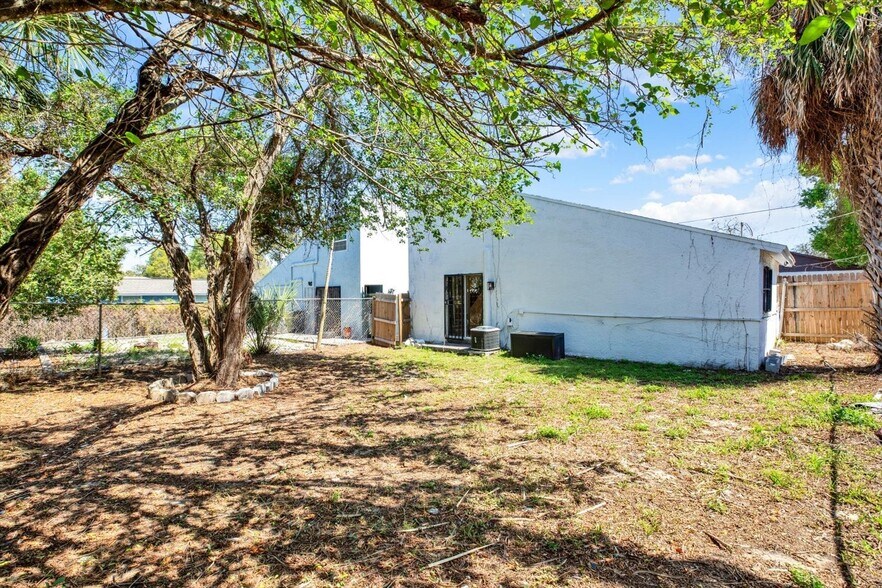 Building Photo - 8606 N Semmes St
