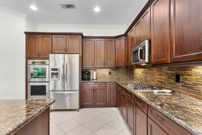 Building Photo - 74629 Lavender Way