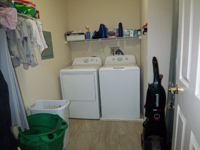 Building Photo - 288 Pembridge Ln