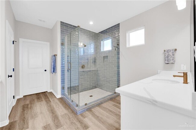 Building Photo - 25 Belle Ct