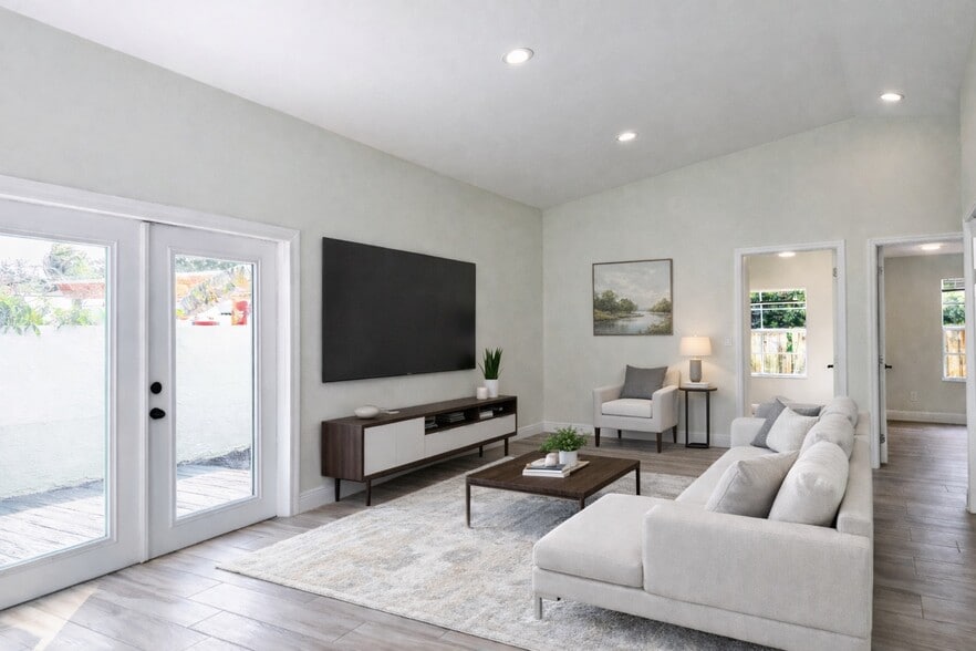 Virtually Staged - 1012 NE 17th Ct