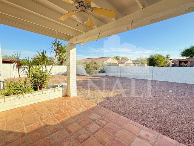 Building Photo - 15076 N Escondido Dr