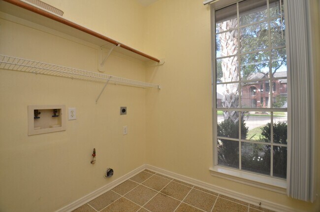 Building Photo - 8815 Barron Wood Cir E