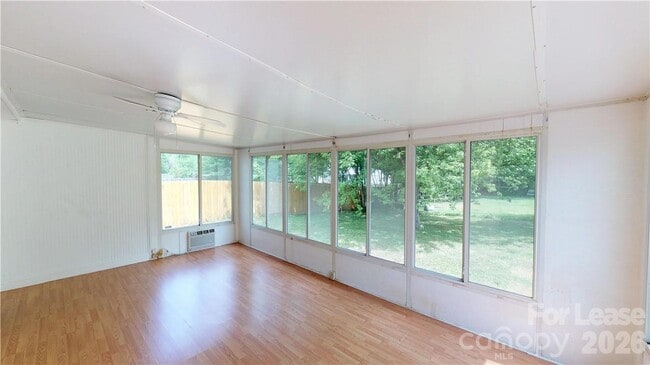 Building Photo - 13906 Glendevon Ct