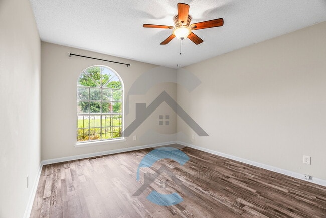 Building Photo - 12533 Rivercrest Dr