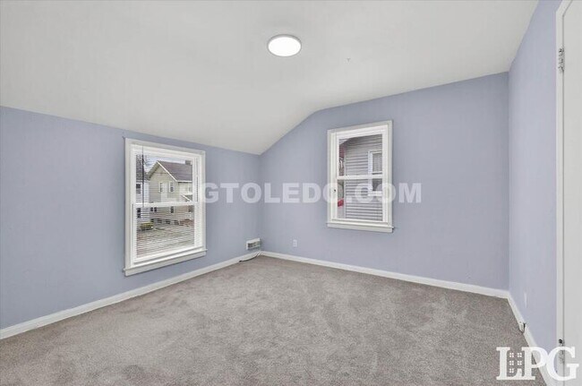 Building Photo - 1665 Burgoyne Dr