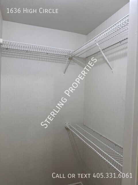 Building Photo - 1636 High Cir