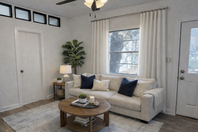 Building Photo - 4400 Aspen St