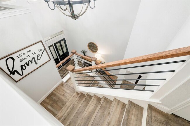 Building Photo - 3019 Plantation Dr