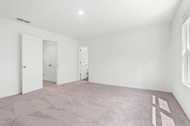 Building Photo - 2660 Senegal Wy