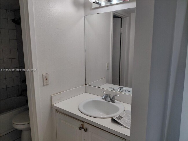 Building Photo - 5100 SW 41st St