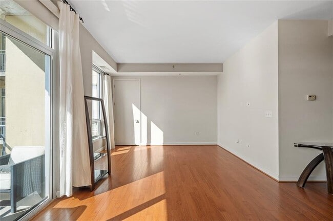 Building Photo - 711 Cosmopolitan Dr NE