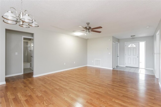 Building Photo - 5801 Pauma Pl