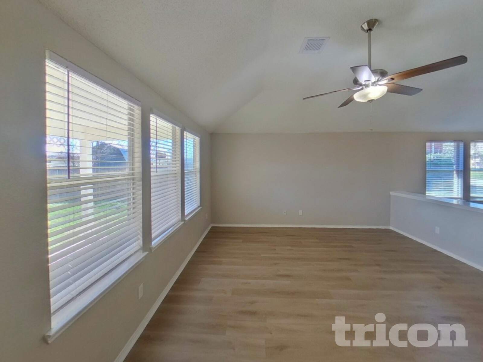 Building Photo - 421 Rowdy Dr