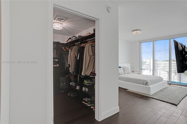 Building Photo - 7930 East Dr