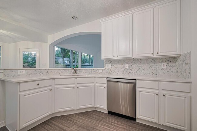Building Photo - 2118 Westover Park Cir