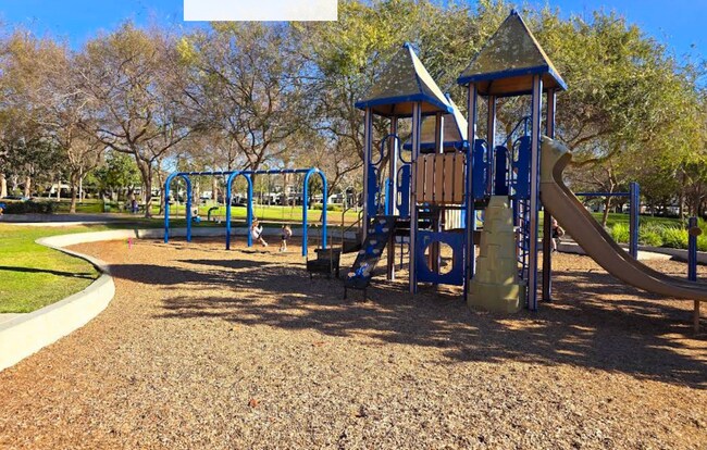 Building Photo - 797 Bennett Ave