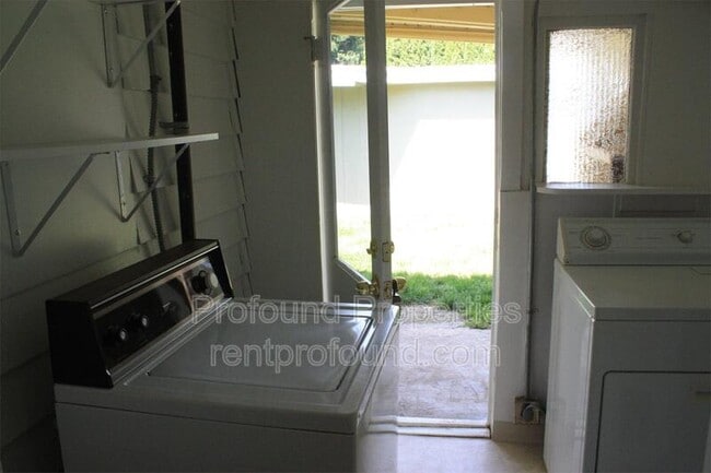 Building Photo - 2232 SE 105th Ave