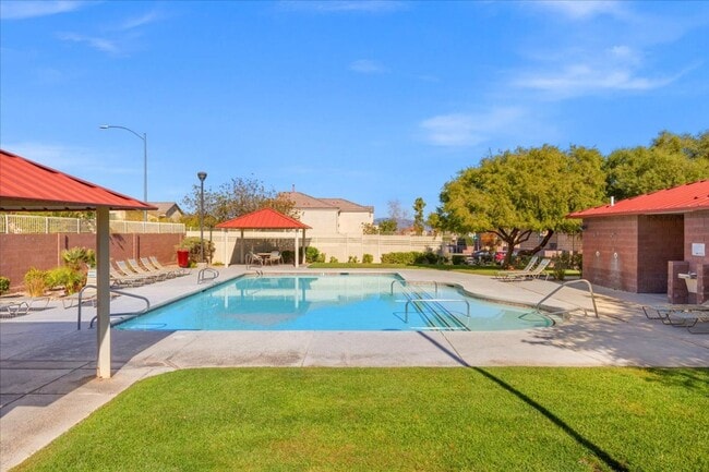 Building Photo - Open Floor Plan 3 Bd, 2.5 Bths, 2-Car Garage with Balcony