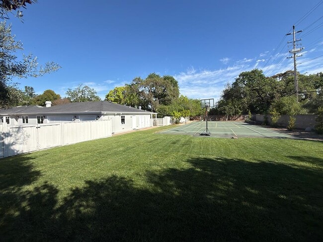 Building Photo - 2 Callado Way